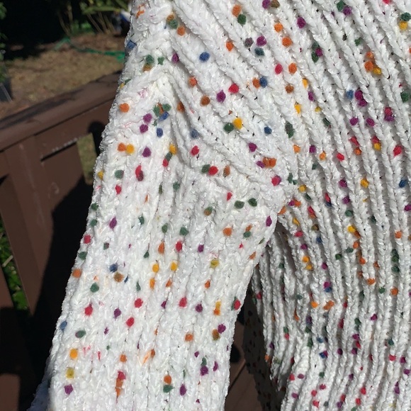 Altar’d State Sweater - Picture 4 of 10